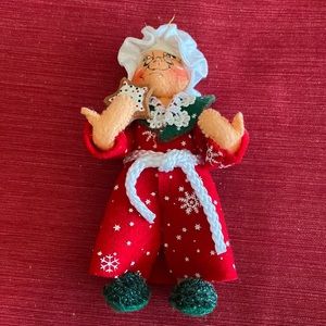 Annalee Mrs. Tuckered Santa Ornament